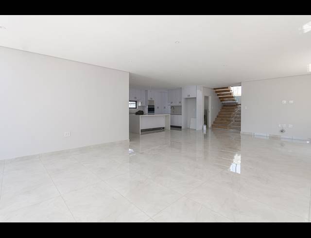 4 BEDROOM FREEHOLD FOR SALE IN PARKLANDS NORTH